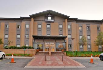 Road Lodge Southgate allows 18 year olds to book a room