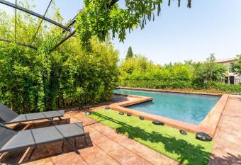 Mas Proven  al Luberon has Balcony rooms