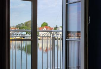 Sunset Penthouse allows 18 year olds to book a room