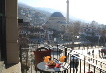 Monarch Hotel has Balcony rooms