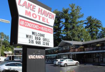 Lake Haven Motel has Balcony rooms