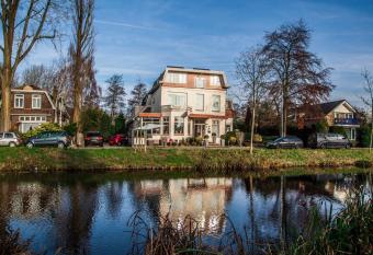 Alp de Veenen Hotel has Balcony rooms