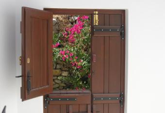 Myrtle has Balcony rooms