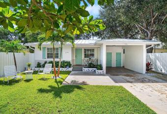 Casita Delray allows 18 year olds to book a room