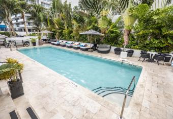 Hotel Croydon allows 18 year olds to book a room