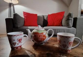 Appartement duplex class   centre village has Balcony rooms