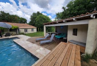 Villa piscine climatis  e has Balcony rooms