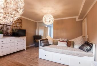 Haus am See B&B allows 18 year olds to book a room