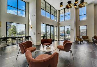 SONAP APARTMENT has rooms with a private hot tub