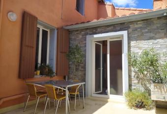 Appartement spacieux avec grand patio, 1er   tage has Balcony rooms