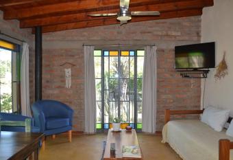 La Faustina Hospedaje has Balcony rooms