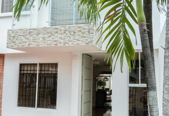 CASA BOUTIQUE MARI has Balcony rooms