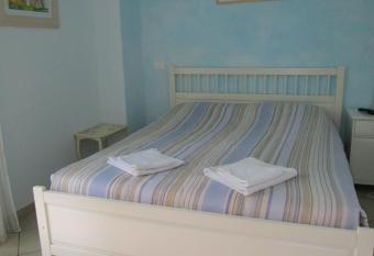 B&B Laura allows 18 year olds to book a room