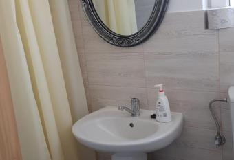 Pensiunea Amyrar has Balcony rooms