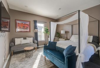 Loveshack Near Plaza District allows 18 year olds to book a room