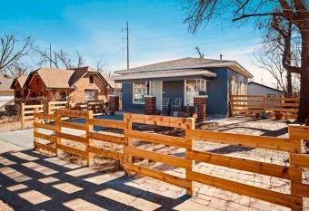 Affordable 3br Vintage Home Near Paseo #14a allows 18 year olds to book a room