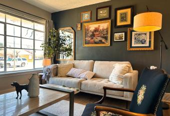 Vintage Design Unit Near Science Museum allows 18 year olds to book a room