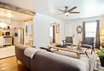 Chic 3br Haven-fully Furnishedprivate Carpot Cs1 allows 18 year olds to book a room