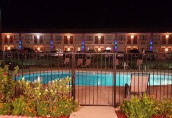 Shiloh Inn Lamesa has Smoking rooms