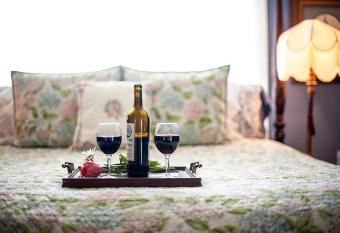 Anchorage Inn B&B has rooms with a private hot tub