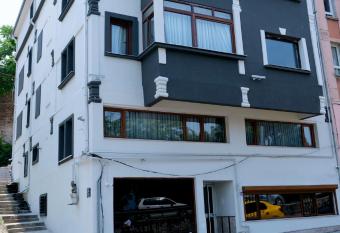 Varyant Hotel has Smoking rooms