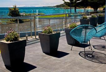 Penguin Beachfront Apartments has Balcony rooms