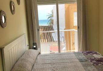 Luxury Apartment in Torrenostra 2-4 allows 18 year olds to book a room