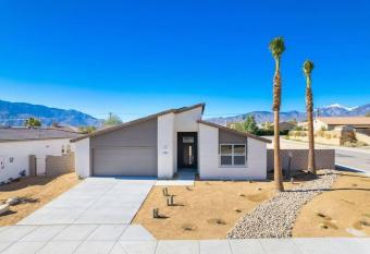 Mi casa, Su casa allows 18 year olds to book a room