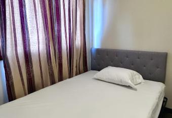 Simple Deluxe Private Room allows 18 year olds to book a room