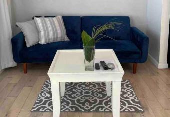 Zeezee's Place Nassau, Bahamas paypal pmt allows 18 year olds to book a room