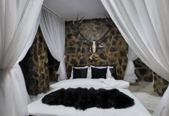 Cabana Ana has Balcony rooms