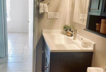 Centrally located Condo Arcadia has rooms with a private hot tub