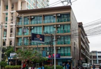 GranDE Classic Pattaya has Balcony rooms