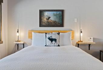 Lake Village Lodge Room 5 has Balcony rooms