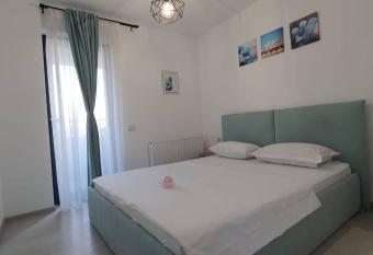 AquaBlue One Cosy Apartment by Sea Tabara Navodari has Balcony rooms