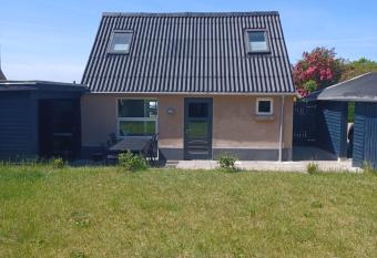 T  bring Holiday Home has Balcony rooms