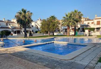 Spacious 2-Bedroom Apartment allows 18 year olds to book a room