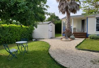 Mobil Home 5 pers 1 Km de l Oc  an has Balcony rooms