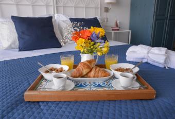 Hotel La Caravella allows 18 year olds to book a room