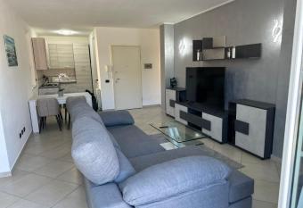 Appartamento Nuovo 200mt dal mare has Balcony rooms