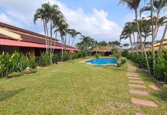 Kanchira Resort has Balcony rooms