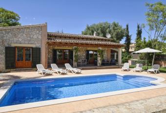 Correfoc has Balcony rooms