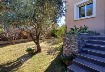 Villa climatis  e avec piscine proche de la mer has Balcony rooms