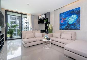 Citygate 1BR Deluxe Pool View Apartment P302 has Balcony rooms