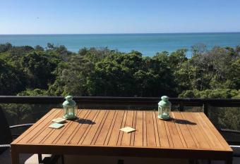 Views and Sounds of the Sea - 2 bedroom 2 bathroom allows 18 year olds to book a room