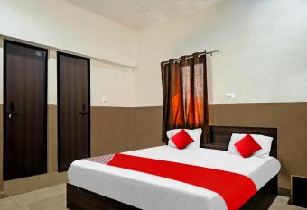 Flagship Hotel Shiv Shakti Palace allows 18 year olds to book a room