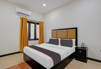 Collection O 81280 Hotel Chinnus allows 18 year olds to book a room