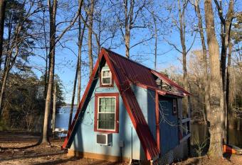 Amazing A-Frame on Lake Murray - Pets Welcome has Balcony rooms