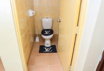 Syokimau Airport View 3km from JKIA has Balcony rooms