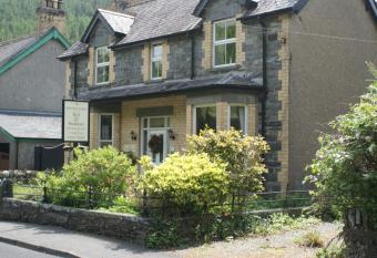 Dolweunydd Bed and Breakfast allows 18 year olds to book a room